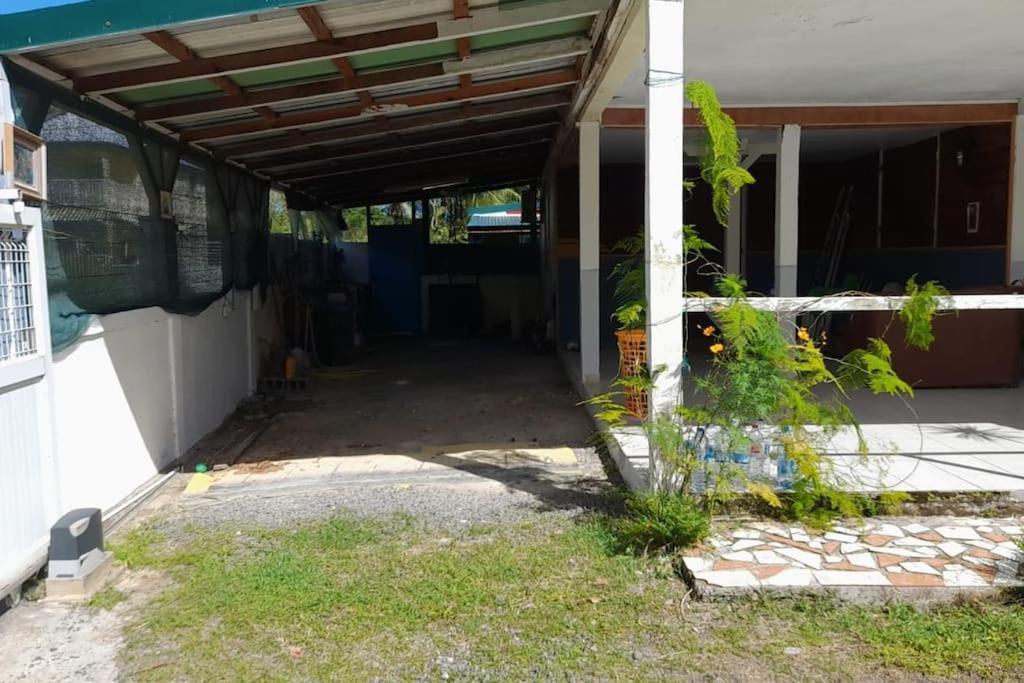 La Petite Maison, Spacieuse, Avec Jardin / Parking Sainte-Rose Exterior photo